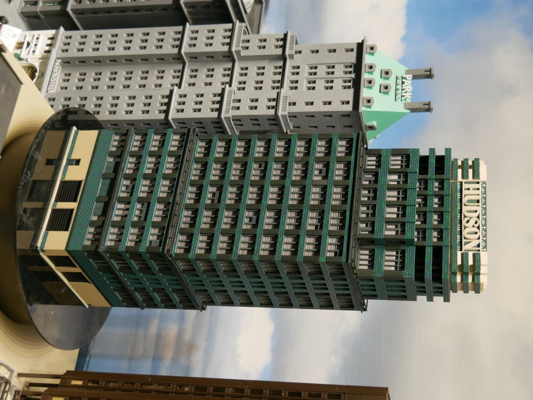 N Scale Hudson Skyscraper